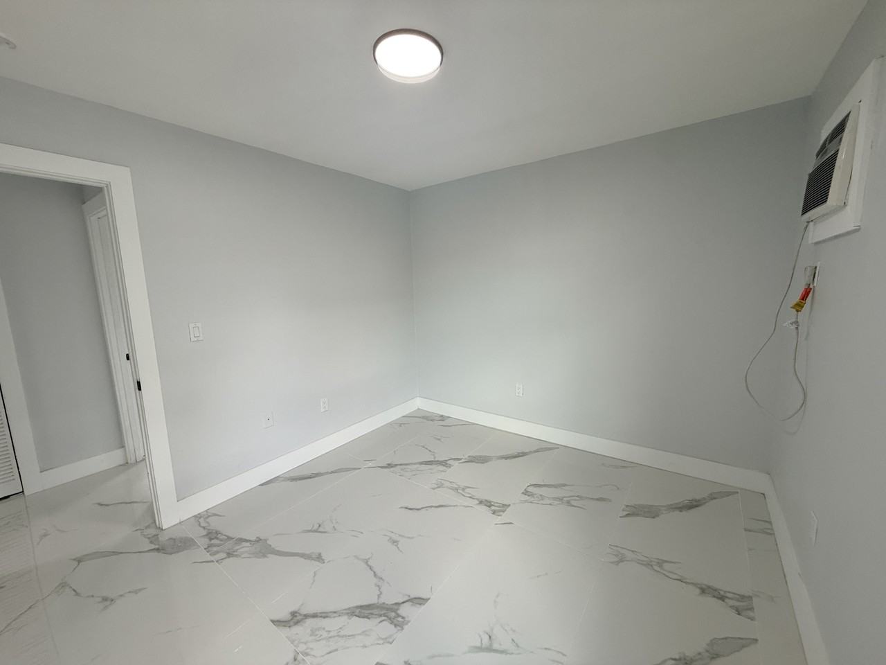 817 Northwest 2nd Street #4 - Photo 2 of 10