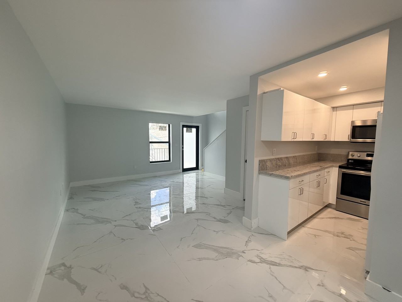 817 Northwest 2nd Street #4 - Photo 4 of 10