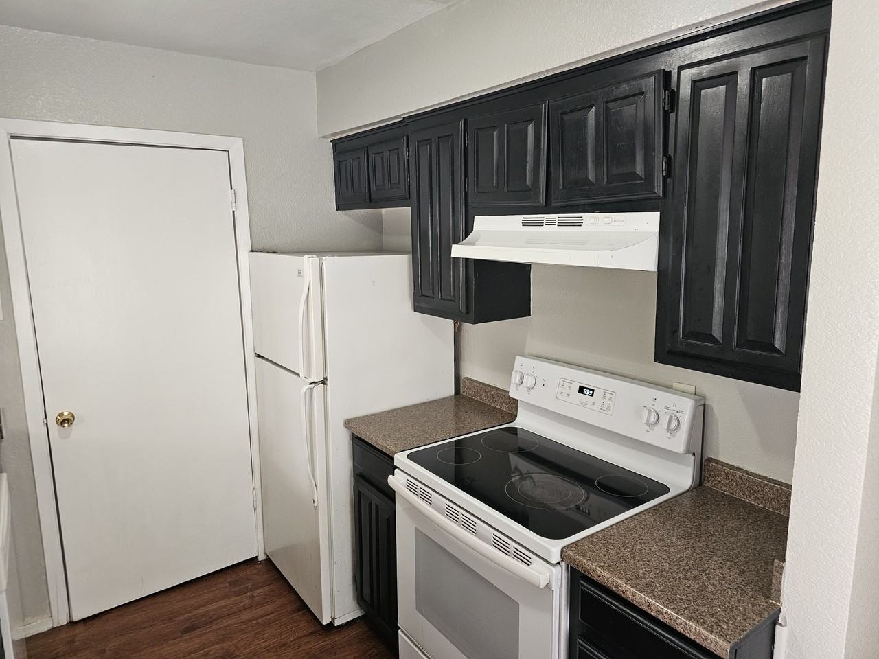 303 West 1st Street #A - Photo 4 of 9