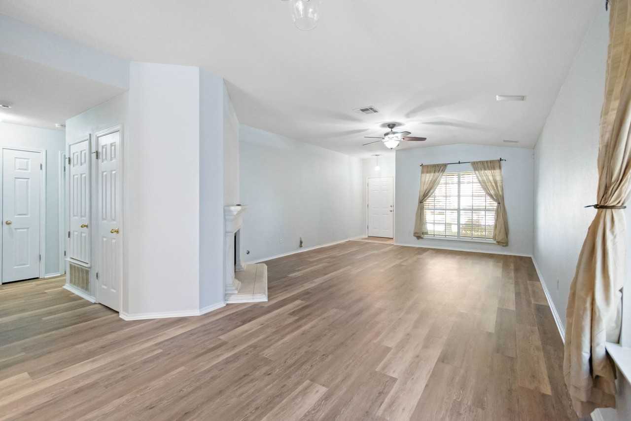 3609 Ruby Red Dr - Photo 5 of 29