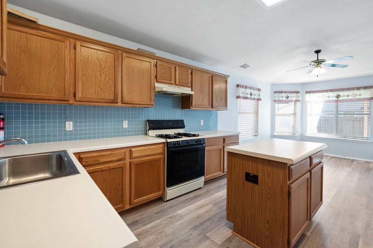 3609 Ruby Red Dr - Photo 6 of 29