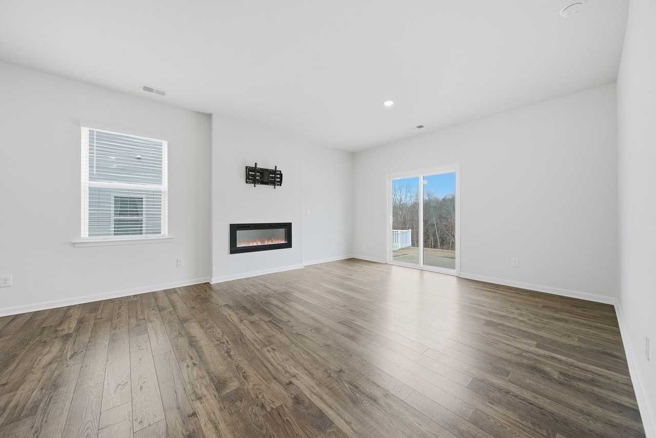 1131 37th Avenue Drive Northeast - Photo 3 of 22