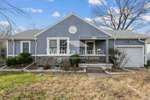 featured image of 933 North Parkwood Lane