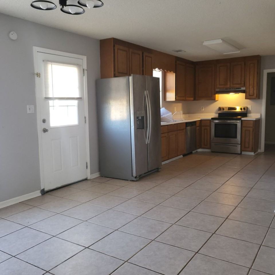 723 Macey Street - Photo 5 of 6