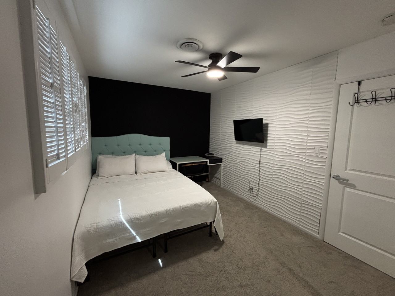 6521 Celeste Avenue - Photo 3 of 13