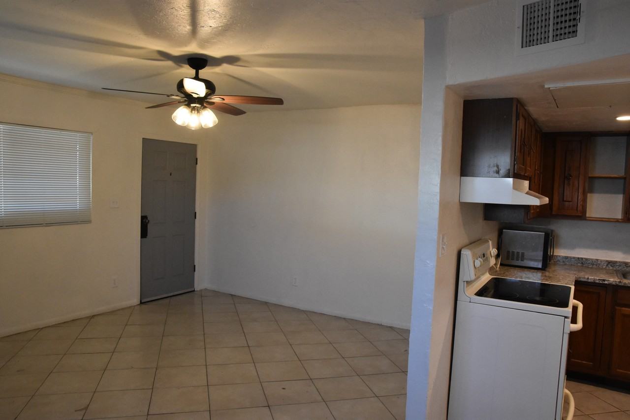 1514 West Palmer Drive #2 - Photo 7 of 24