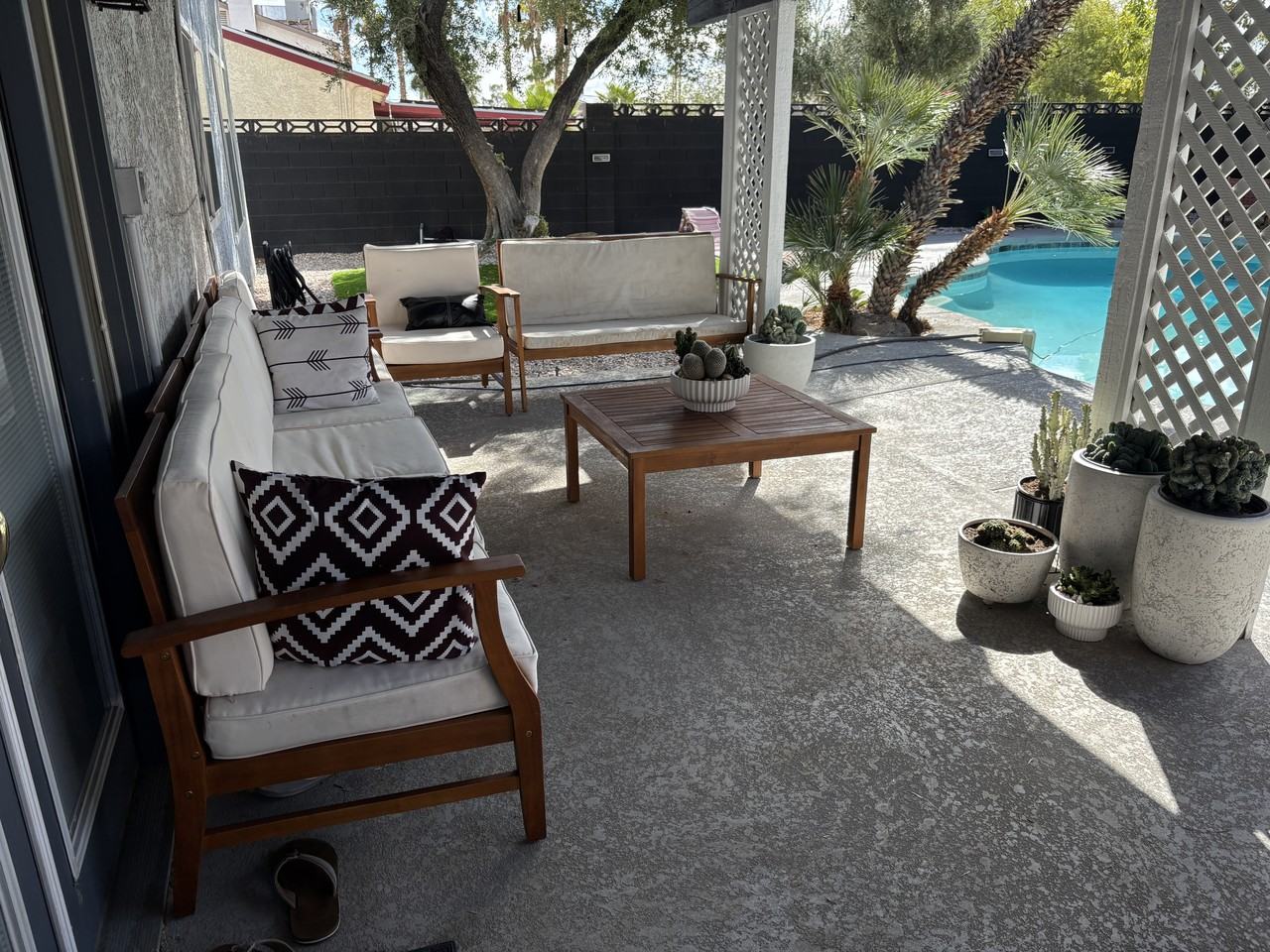 6521 Celeste Avenue - Photo 4 of 12