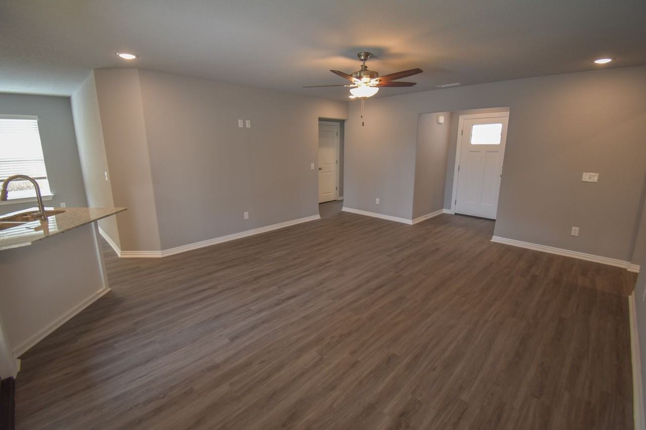 1001 Bonnie Scotland Drive - Photo 4 of 18