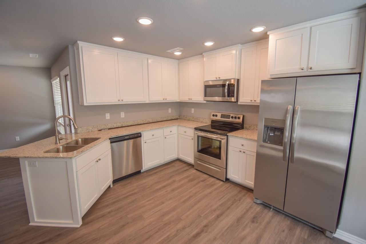 1001 Bonnie Scotland Drive - Photo 6 of 18