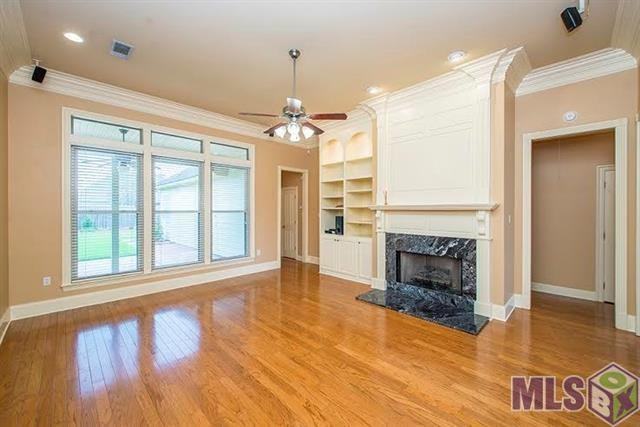 10721 Hillmont Avenue - Photo 3 of 17