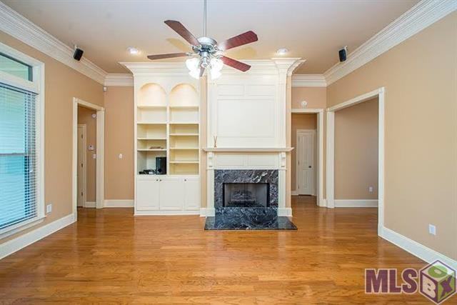 10721 Hillmont Avenue - Photo 5 of 17