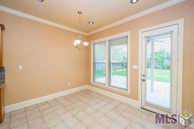 10721 Hillmont Avenue - Photo 7 of 17