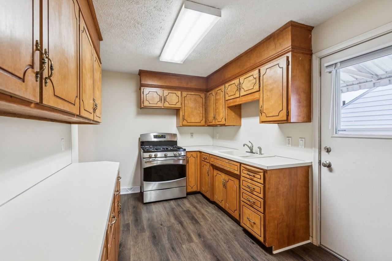 6602 Emmet St - Photo 7 of 23