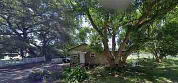 featured image of 2828 Mineola Drive