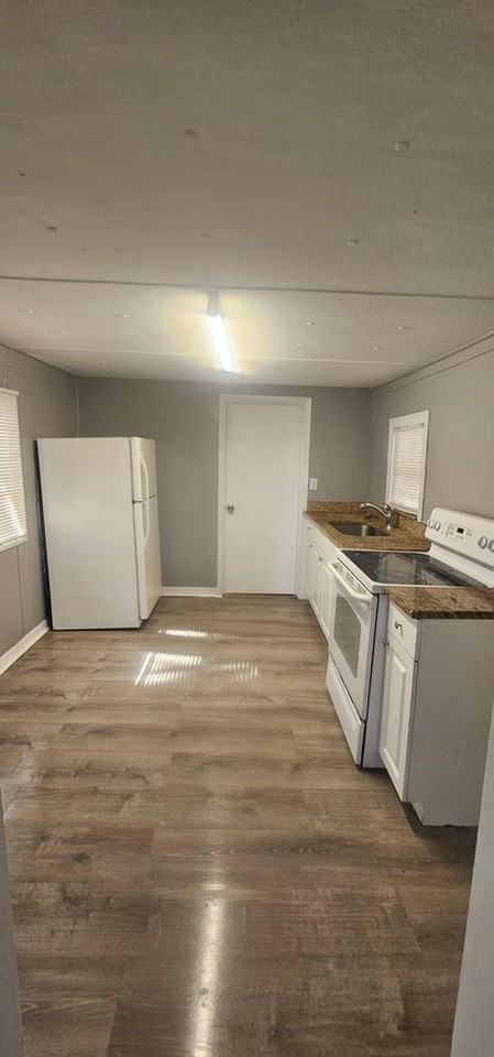 829 West Robson Street - Photo 2 of 6