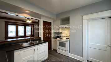 featured image of 921 West Oakland Avenue