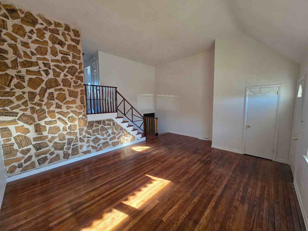 1321 East 23rd Street - Photo 3 of 22