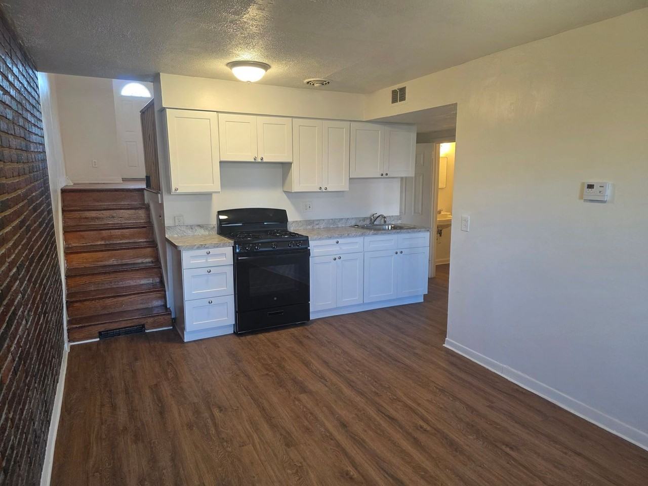 1321 East 23rd Street - Photo 5 of 22