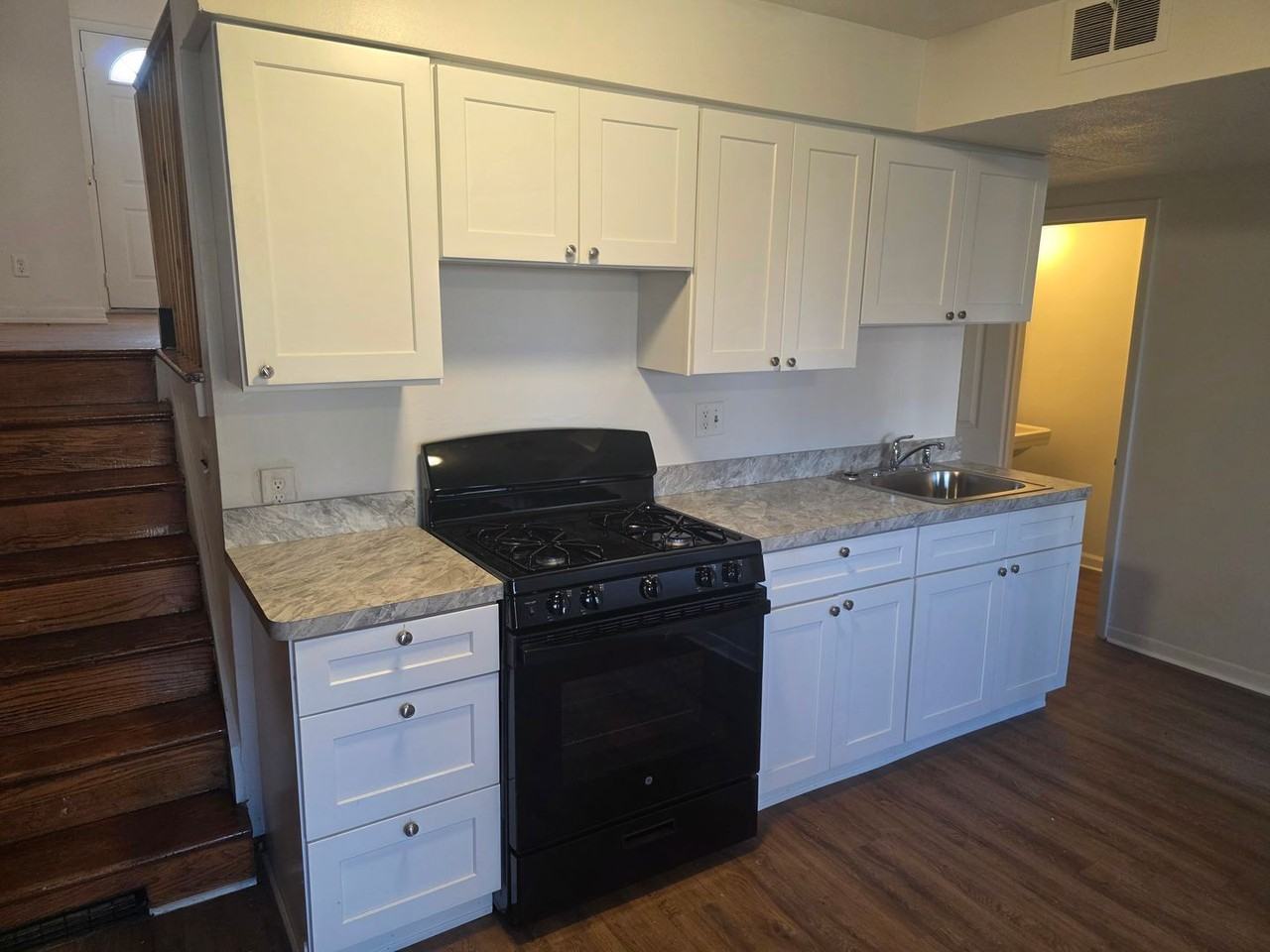 1321 East 23rd Street - Photo 6 of 22