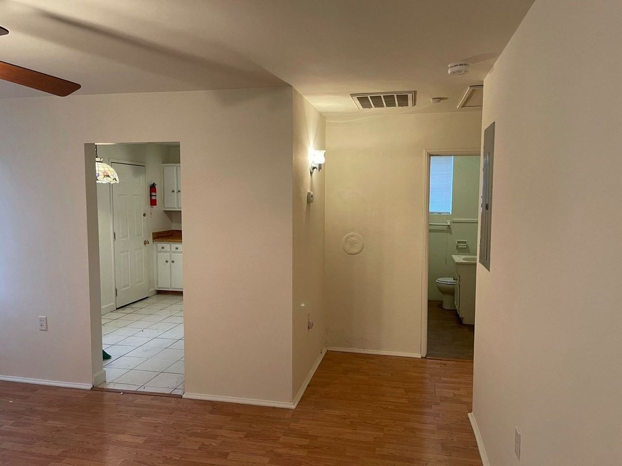 824 White Oak Drive - Photo 2 of 6