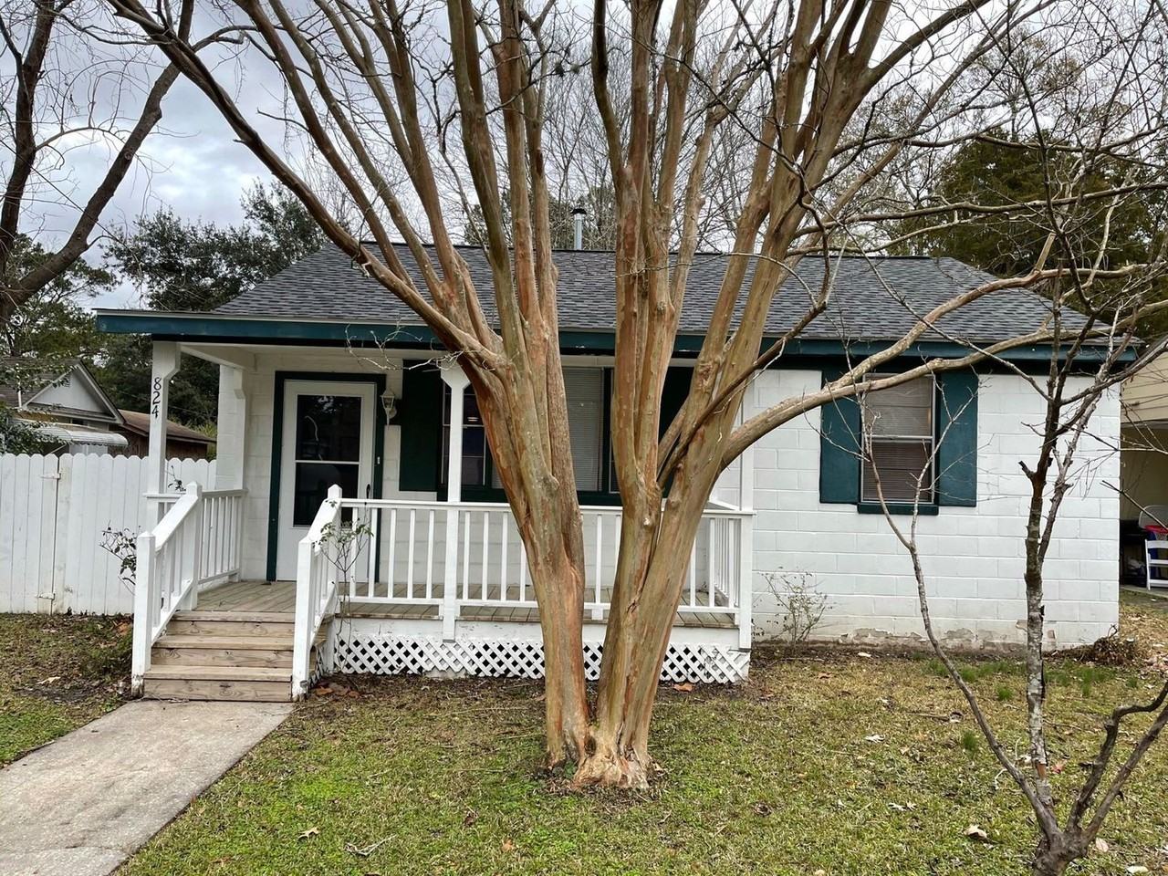 824 White Oak Drive - Photo 4 of 6