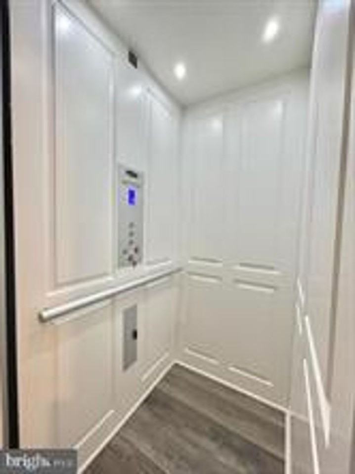 7103 Delegate Place - Photo 3 of 39