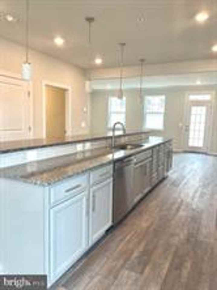 7103 Delegate Place - Photo 7 of 39