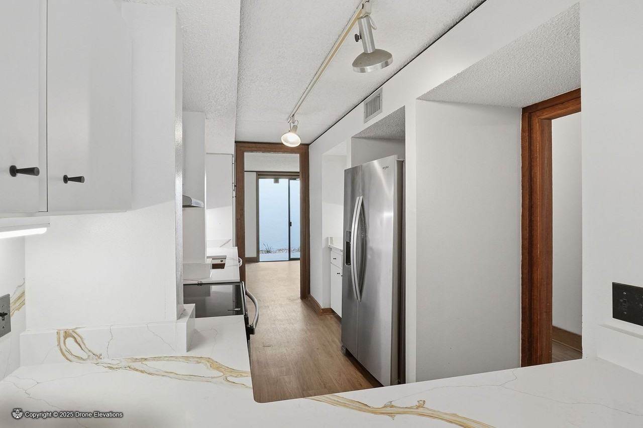 511 Avenue B Northwest - Photo 4 of 45