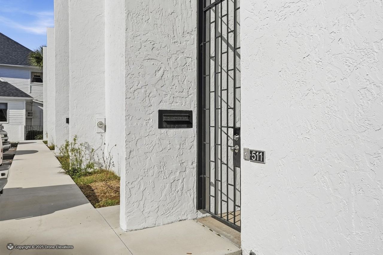 511 511 Ave B NW - Photo 4 of 45