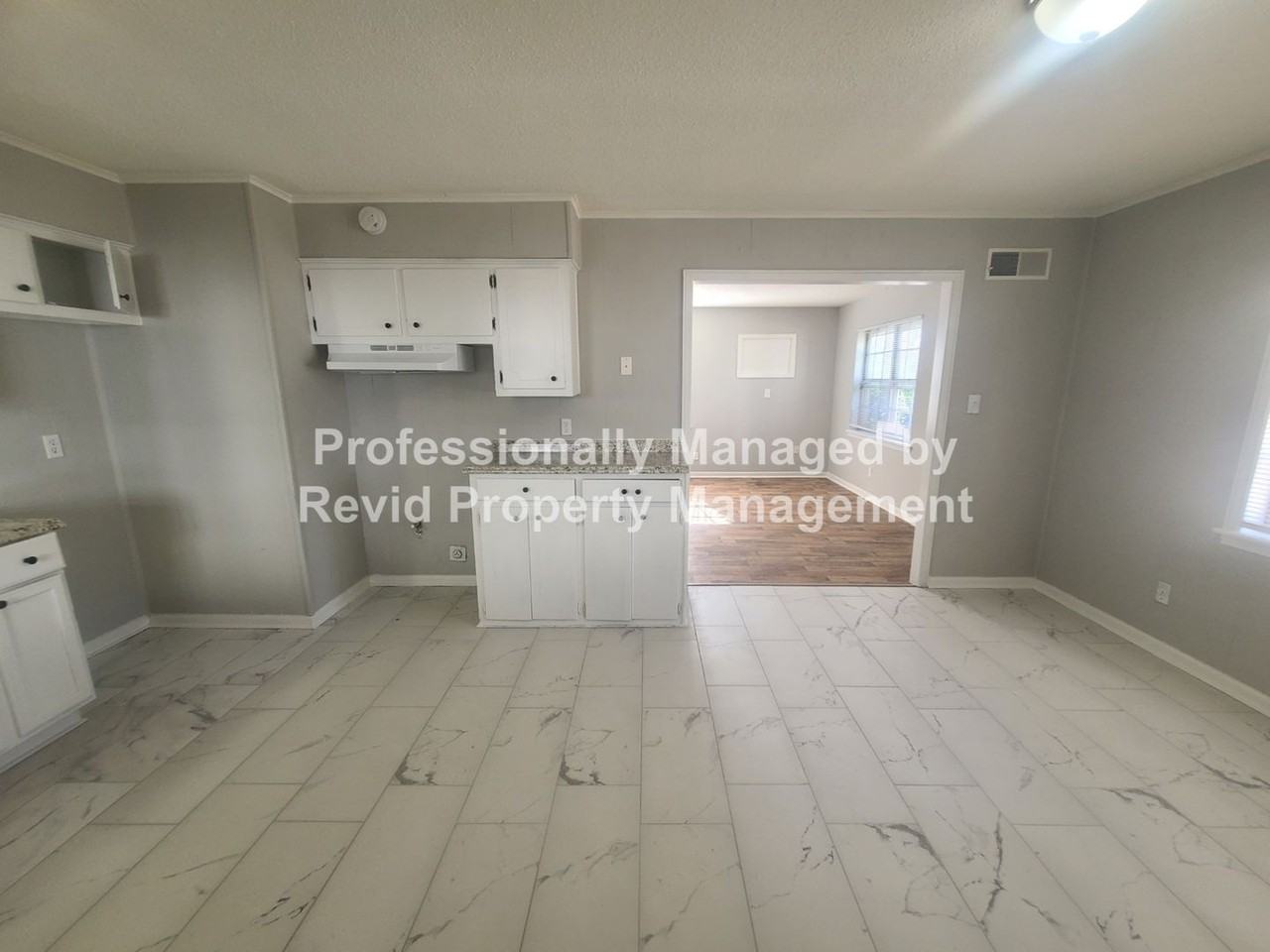 3128 Sinclair Street - Photo 5 of 23