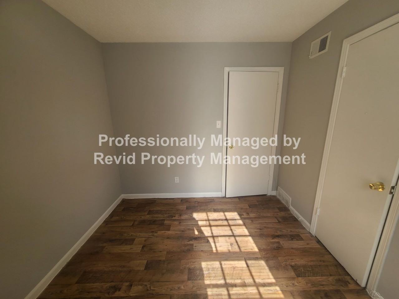 3128 Sinclair Street - Photo 7 of 23