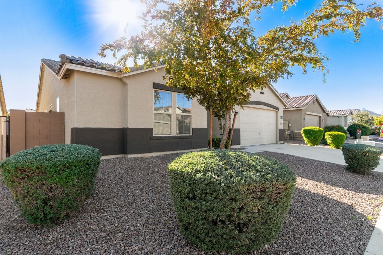 2169 West Madisen Marie Avenue - Photo 2 of 35