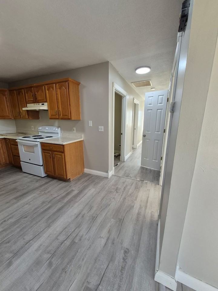 102 Woebegona Way - Photo 5 of 17