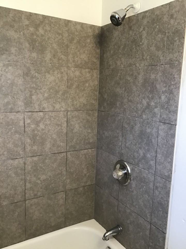 1037 Jackson Avenue - Photo 6 of 11