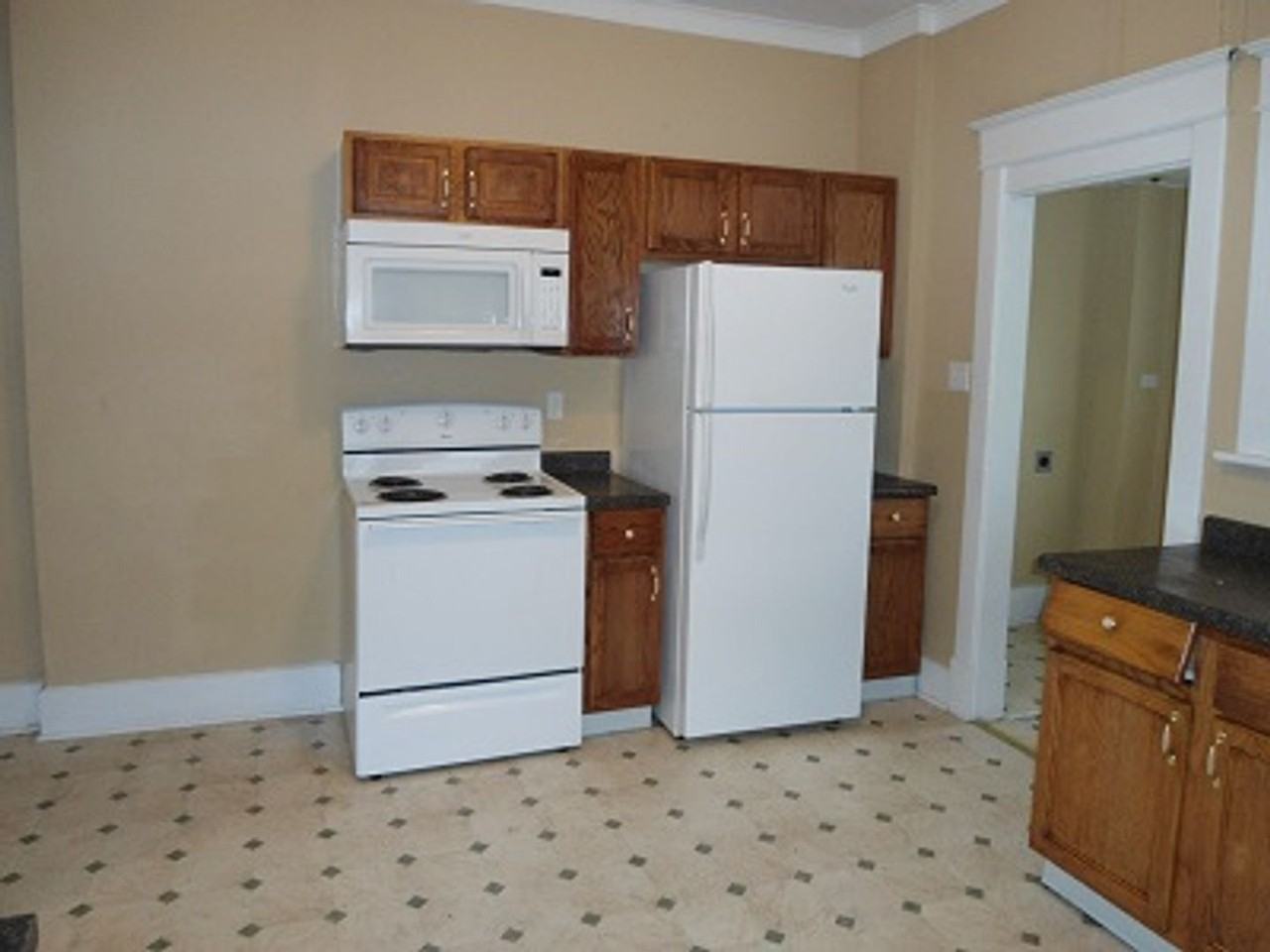 1549 Bever Avenue Southeast - Photo 4 of 13