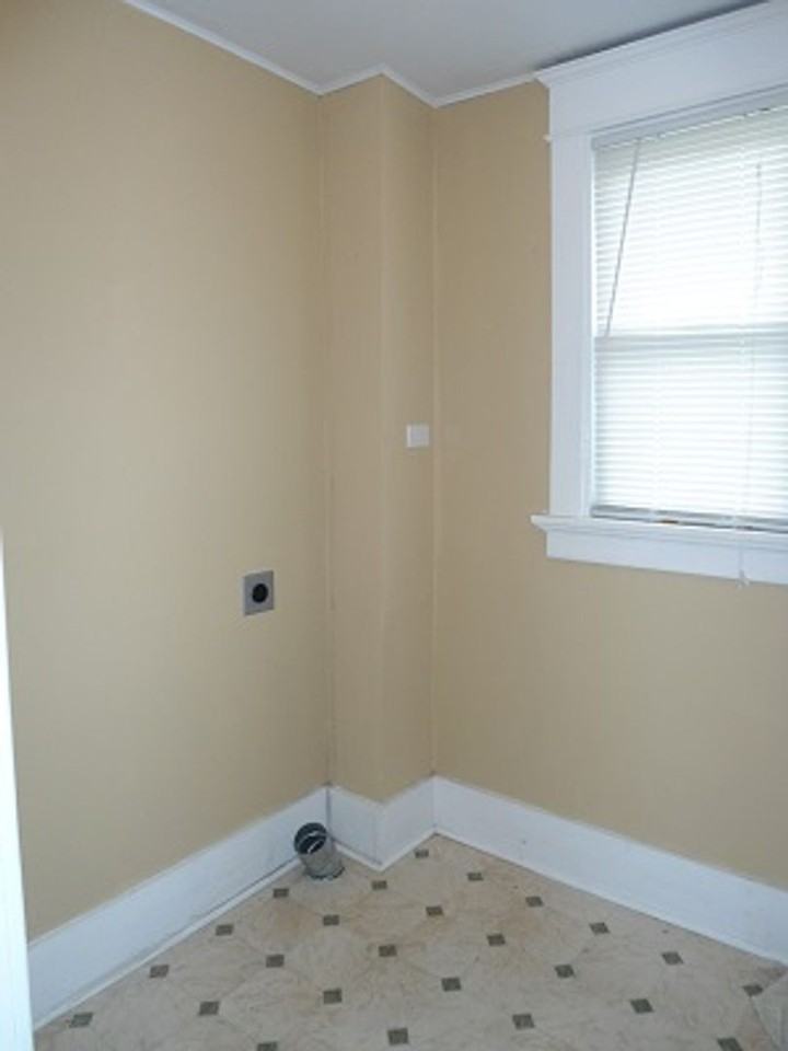 1549 Bever Avenue Southeast - Photo 7 of 13