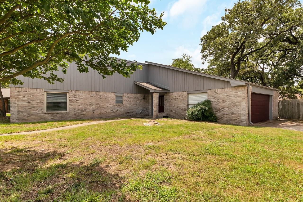 1600 Austin Avenue - Photo 2 of 24