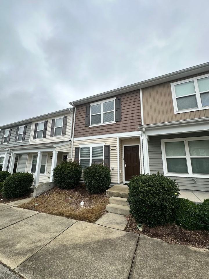 4014 Tresco Crossing - Photo 2 of 26