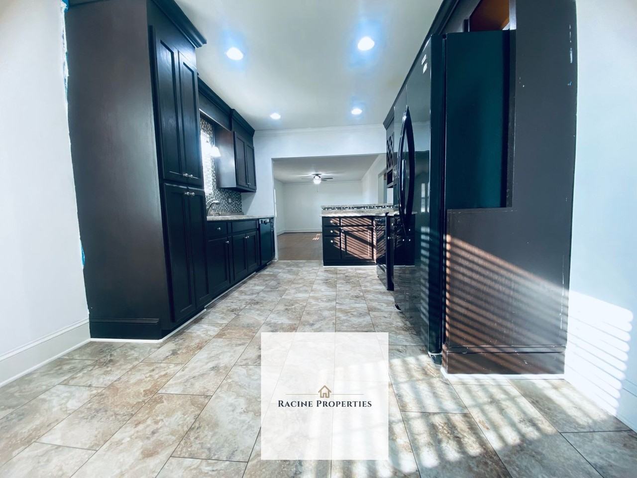 16089 Highway 101 South - Photo 4 of 9