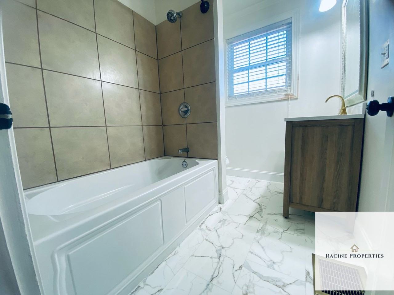 16089 Highway 101 South - Photo 7 of 9