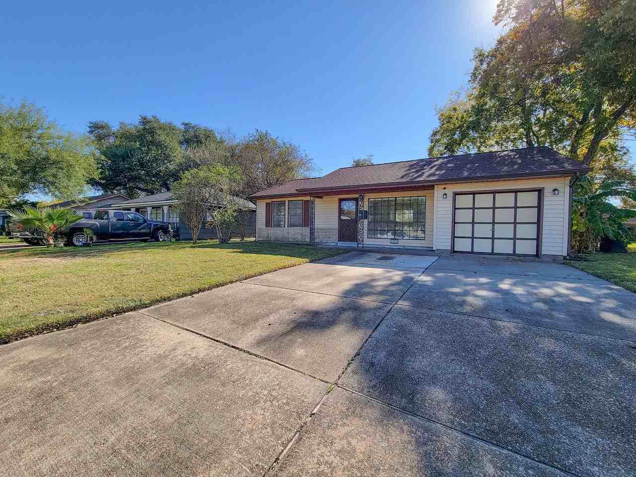 6351 Granite Street - Photo 2 of 36