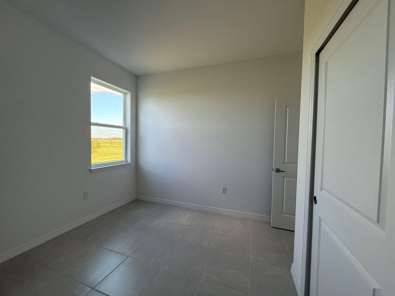 7381 Southwest 57th Place - Photo 6 of 33