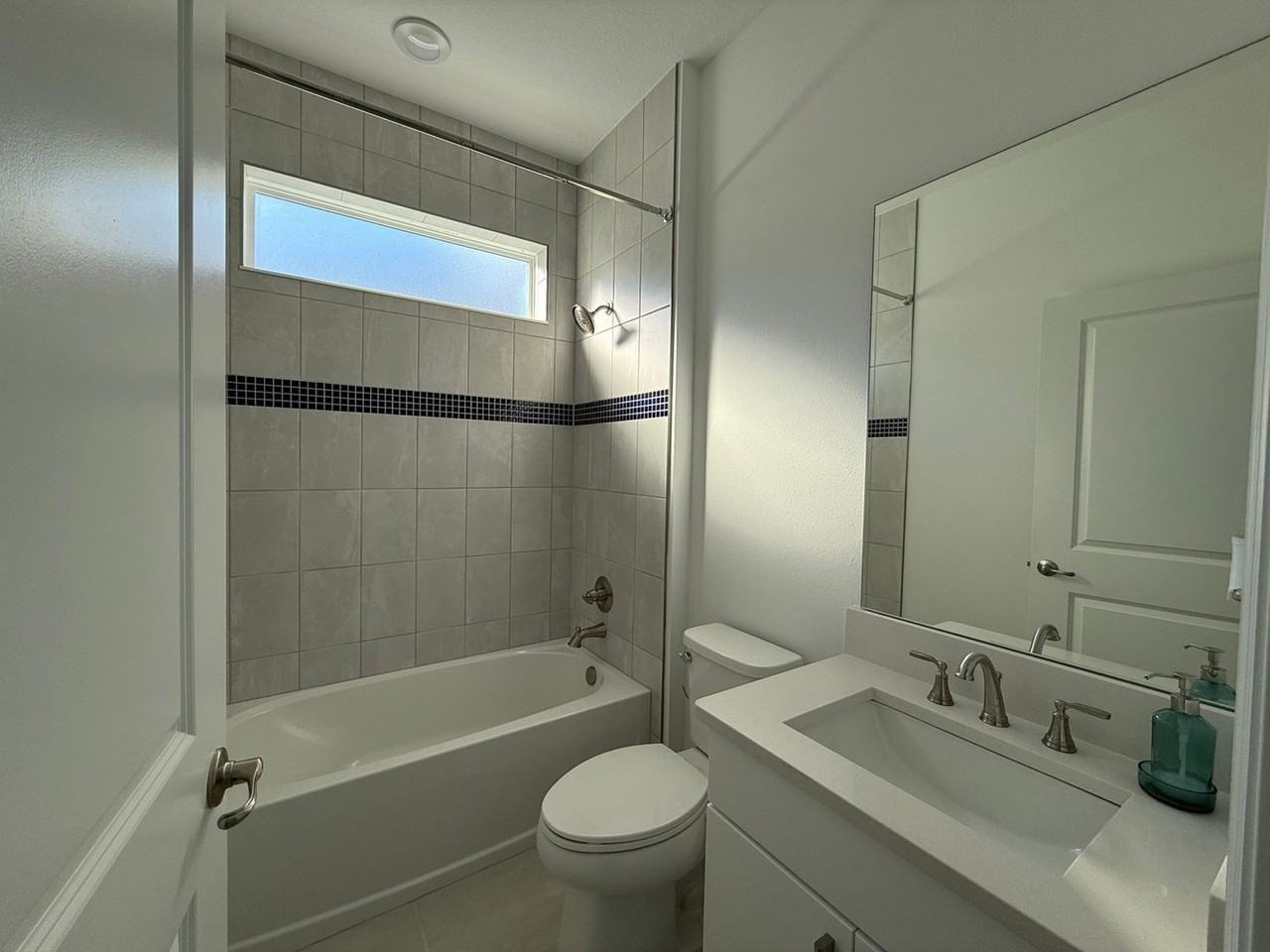 7381 Southwest 57th Place - Photo 7 of 33