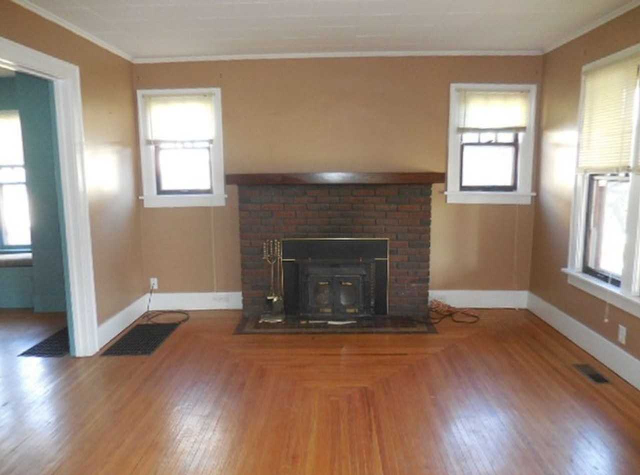 120 West 10th Street - Photo 3 of 13