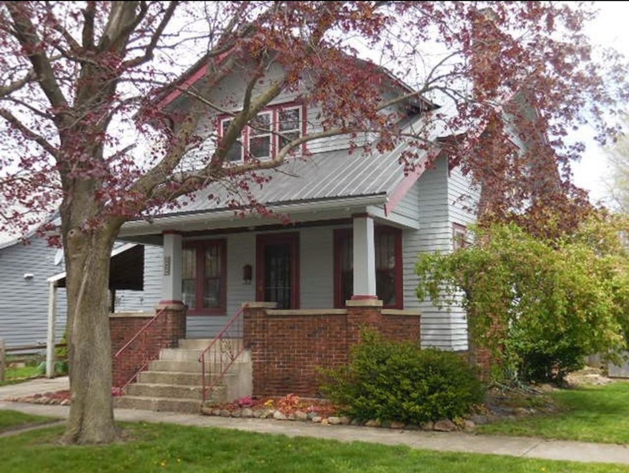 120 West 10th Street - Photo 2 of 13