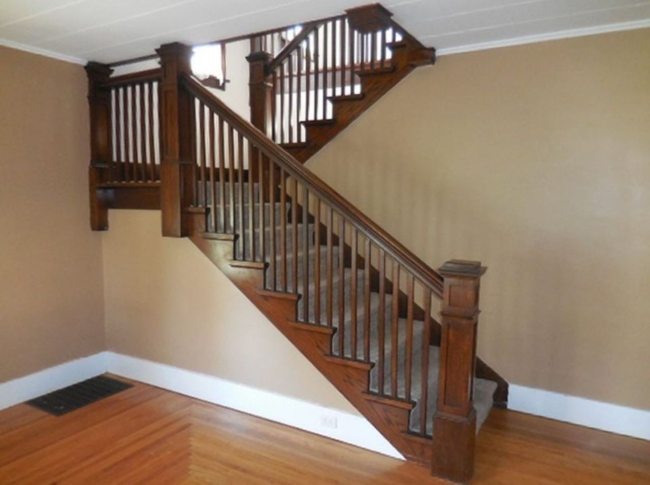 120 West 10th Street - Photo 5 of 13