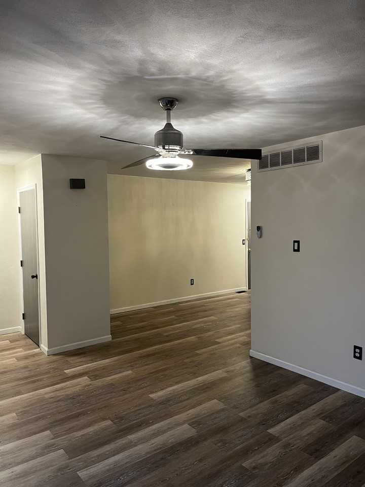 1316 Parkway Ct #1316 - Photo 3 of 30