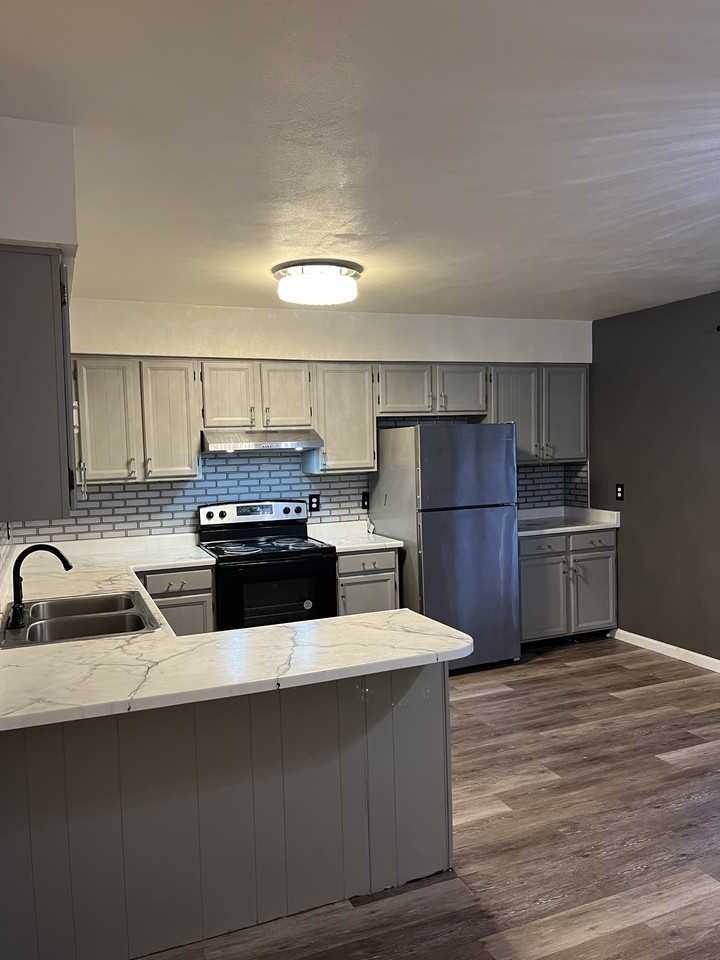 1316 Parkway Ct #1316 - Photo 5 of 30