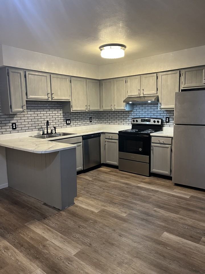 1316 Parkway Ct #1316 - Photo 6 of 30