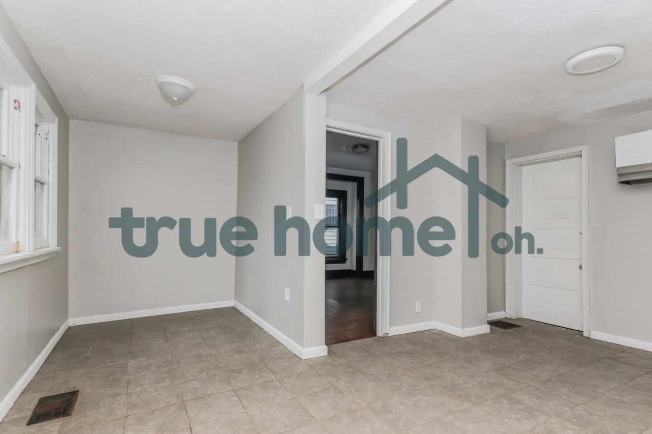 1249 Everett Drive #1 - Photo 6 of 15